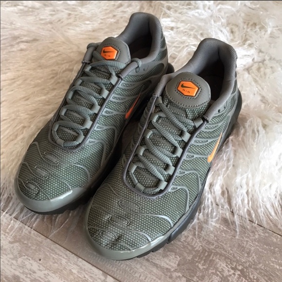 NWT Nike Air Max Plus Special Edition - Picture 4 of 7